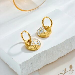 3/$40 NWT Celestial ⭐️🌙 Hoop Earrings